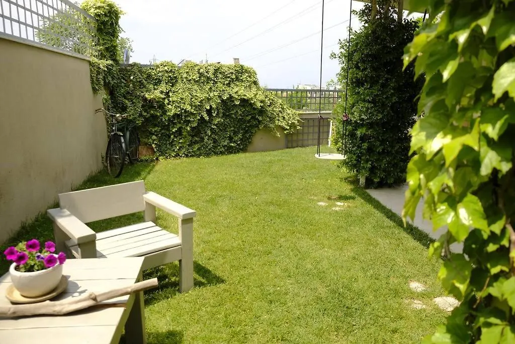Apartment With Garden In Thessaloniki.  Thessaloniki