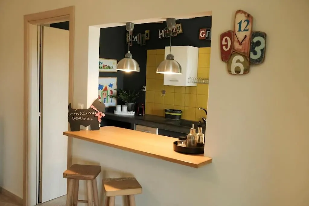Apartment With Garden In Thessaloniki.
