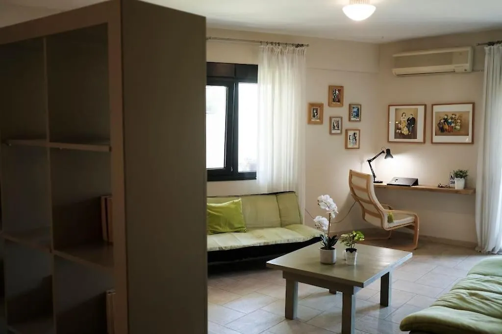 Apartment With Garden In Thessaloniki. contacts